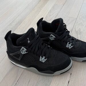 Nike Air Jordan 4